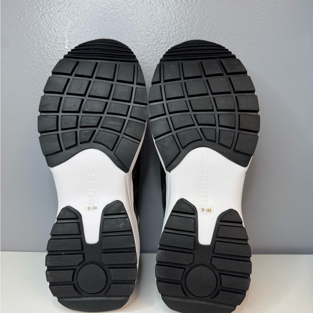 Guess 9.5 women Black Sneakers - Picture 6 of 6